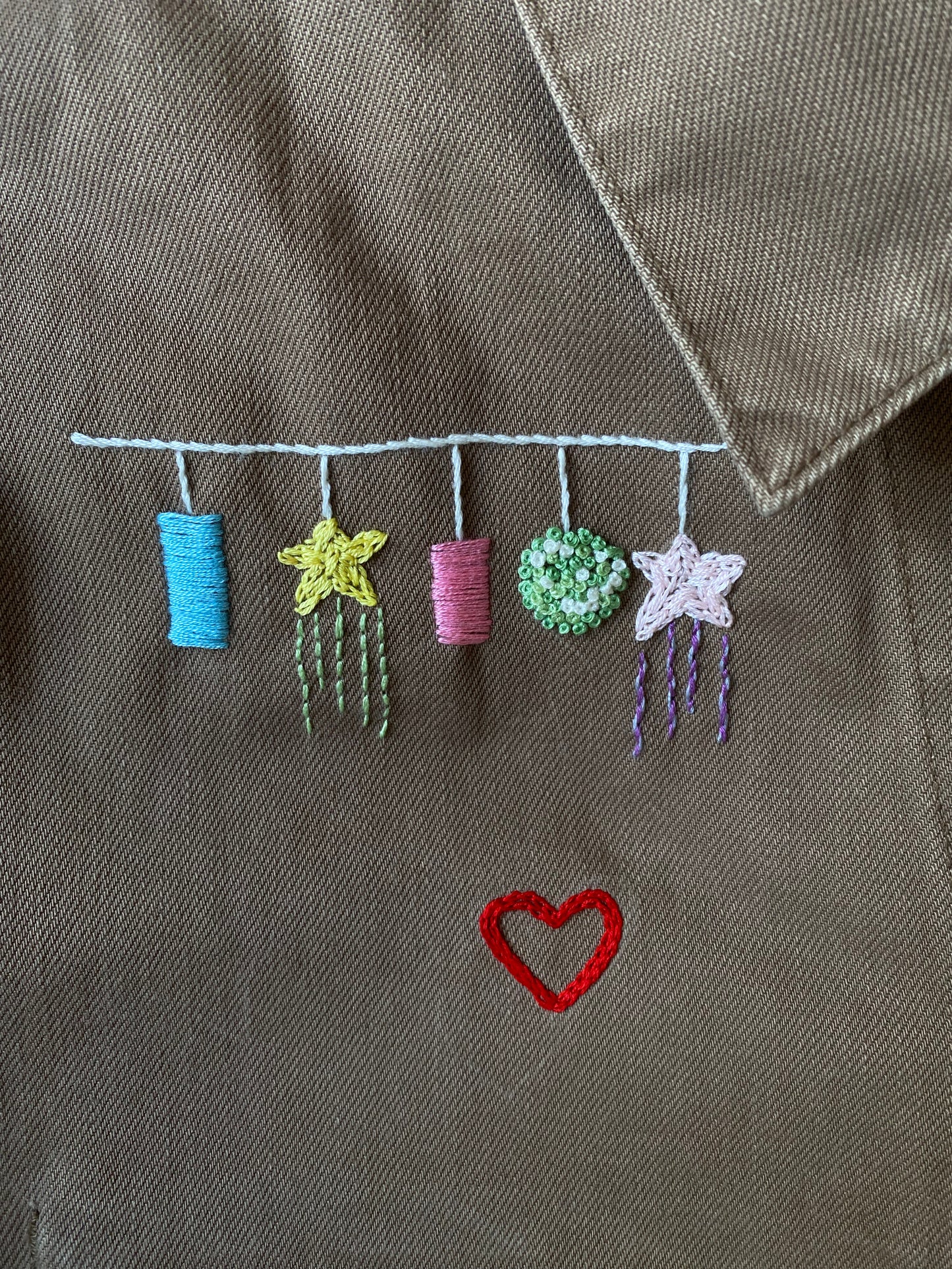 Jakke med broderi